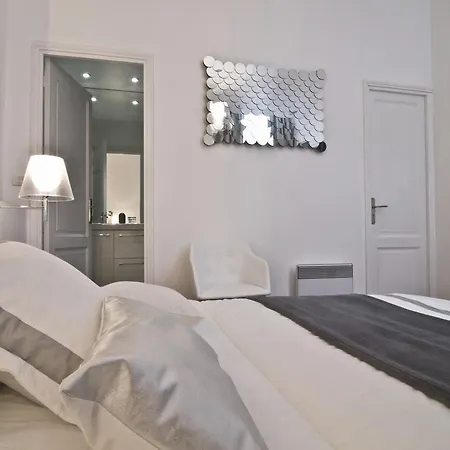 Apartamento Le Boudoir 137 *